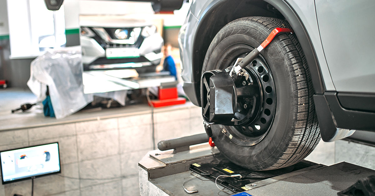 ¿Te has preguntado alguna vez porque es necesario la alineación y el balanceo  de tus neumáticos?