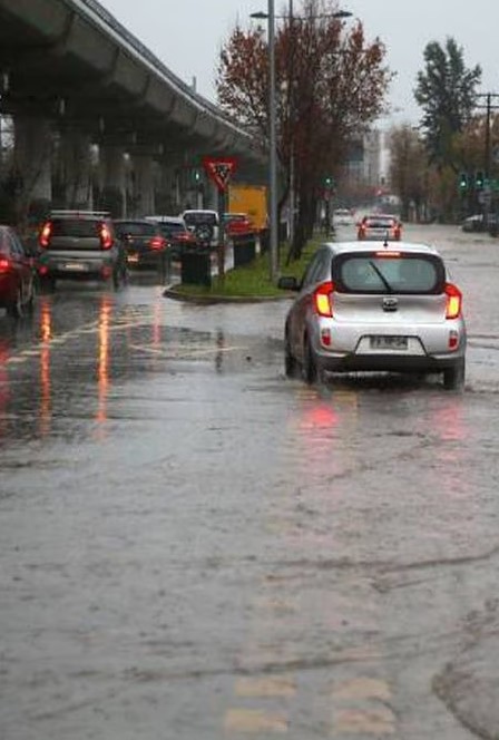 ¿Cómo Pasar Una Calle Inundada Sin Quedarse Varado?